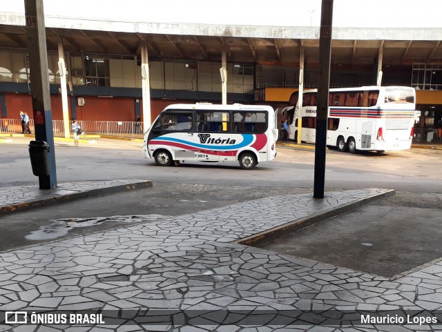 Expresso Vitória de Transportes 13014 na cidade de Porto Alegre, Rio Grande do Sul, Brasil, por Mauricio Lopes. ID da foto: 6764890.