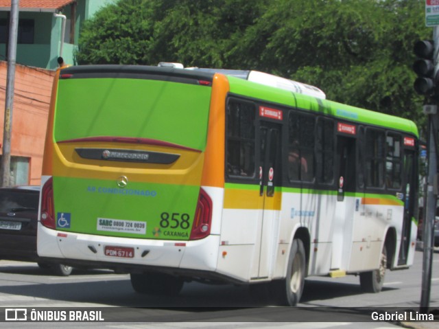 Rodoviária Caxangá 858 na cidade de Recife, Pernambuco, Brasil, por Gabriel Lima. ID da foto: 6700485.