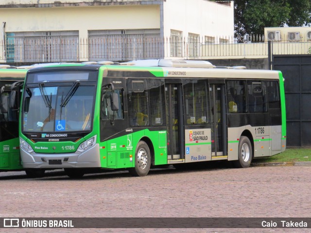 Viação Santa Brígida 1 1786 na cidade de São Paulo, São Paulo, Brasil, por Caio  Takeda. ID da foto: 6769420.