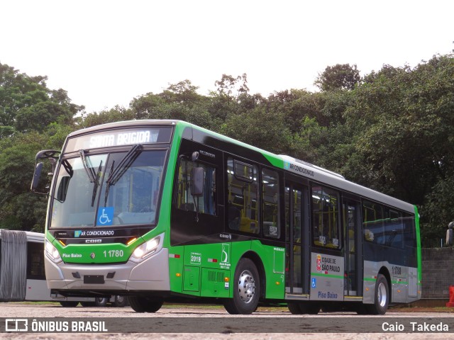 Viação Santa Brígida 1 1780 na cidade de São Paulo, São Paulo, Brasil, por Caio  Takeda. ID da foto: 6769431.