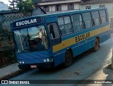 Escolares GXM9519 na cidade de Capelinha, Minas Gerais, Brasil, por Breno Martins. ID da foto: :id.