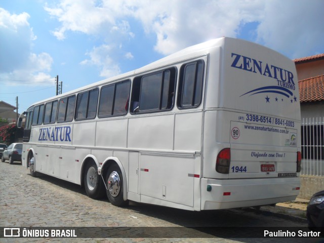 Zenatur Turismo 1944 na cidade de Camboriú, Santa Catarina, Brasil, por Paulinho Sartor. ID da foto: 6711000.