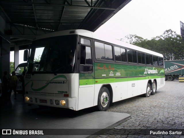 JJ Expresso Sul 025 na cidade de Araquari, Santa Catarina, Brasil, por Paulinho Sartor. Número da foto: #6713680.