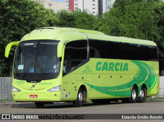 Viação Garcia 7899 na cidade de Curitiba, Paraná, Brasil, por Estevão Emilio Ronchi. Número da foto: #6714209.