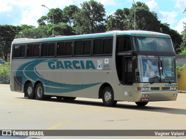 Viação Garcia 6492 na cidade de Maringá, Paraná, Brasil, por Vagner Valani. ID da foto: 6714711.