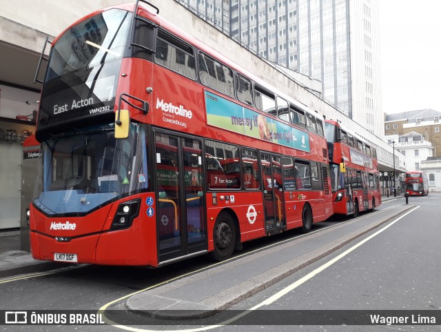 Metroline VHW2302 na cidade de London, Greater London, Inglaterra, por Wagner Lima. ID da foto: 6712509.