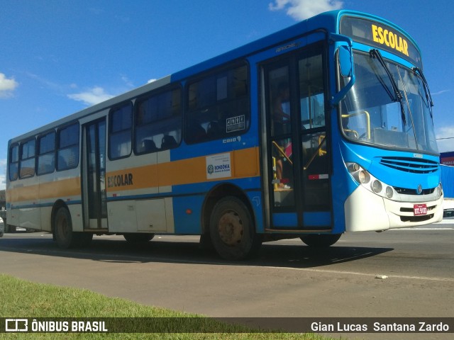 Escolares 9103 na cidade de Ji-Paraná, Rondônia, Brasil, por Gian Lucas  Santana Zardo. ID da foto: 6714988.