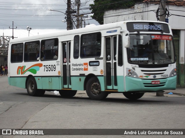 Viação Madureira Candelária 75509 na cidade de Rio de Janeiro, Rio de Janeiro, Brasil, por André Luiz Gomes de Souza. Número da foto: #6775512.