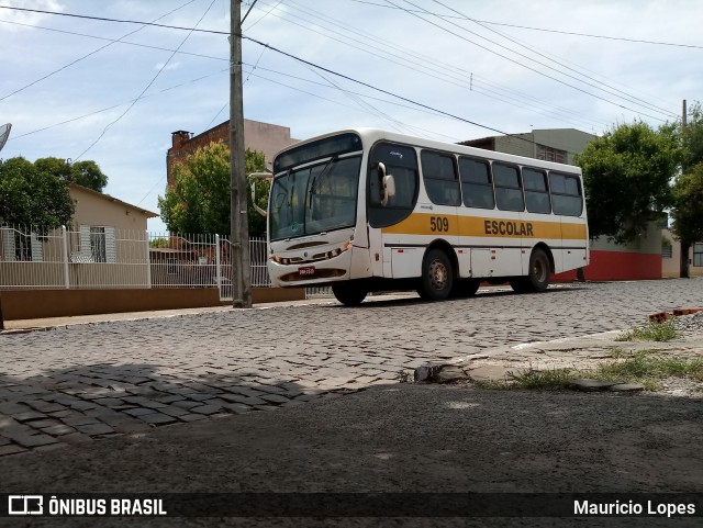 Viação Centro Oeste 509 na cidade de Santiago, Rio Grande do Sul, Brasil, por Mauricio Lopes. Número da foto: #6773719.