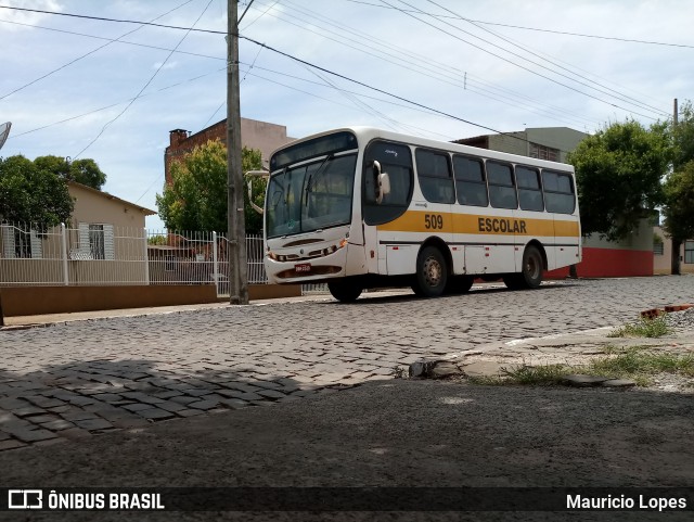 Viação Centro Oeste 509 na cidade de Santiago, Rio Grande do Sul, Brasil, por Mauricio Lopes. ID da foto: 6773719.