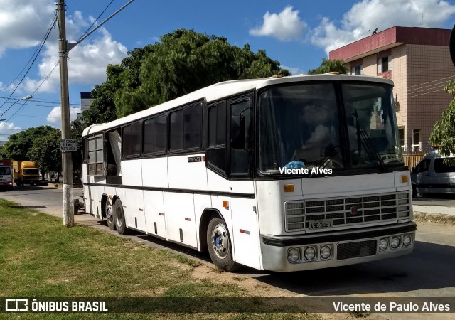 Ônibus Particulares 3887 na cidade de Santo Antônio do Monte, Minas Gerais, Brasil, por Vicente de Paulo Alves. ID da foto: 6773676.