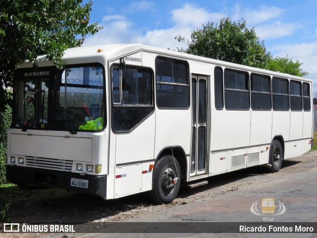 Ônibus Particulares 0382 na cidade de Curitiba, Paraná, Brasil, por Ricardo Fontes Moro. ID da foto: 6799086.