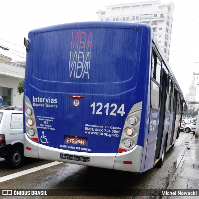 Auto Viação Bragança Metropolitana > Viação Raposo Tavares 12.124 na cidade de São Paulo, São Paulo, Brasil, por Michel Nowacki. ID da foto: 6806882.