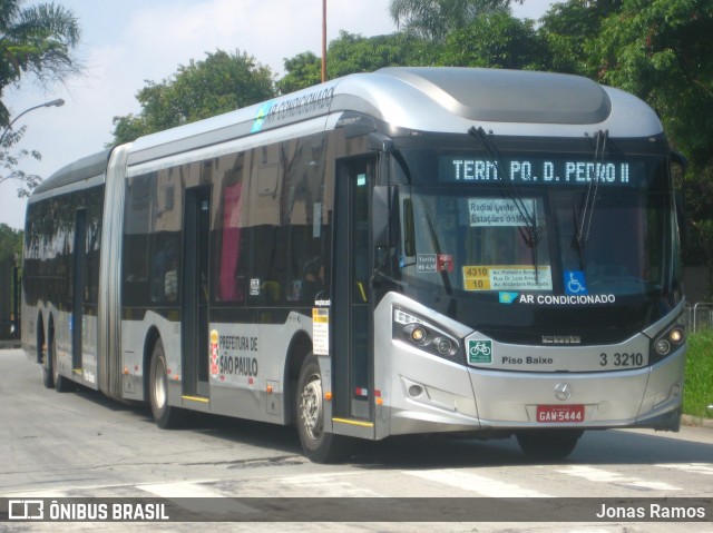 VIP - Unidade Imperador 3 3210 na cidade de São Paulo, São Paulo, Brasil, por Jonas Ramos. ID da foto: 6809652.