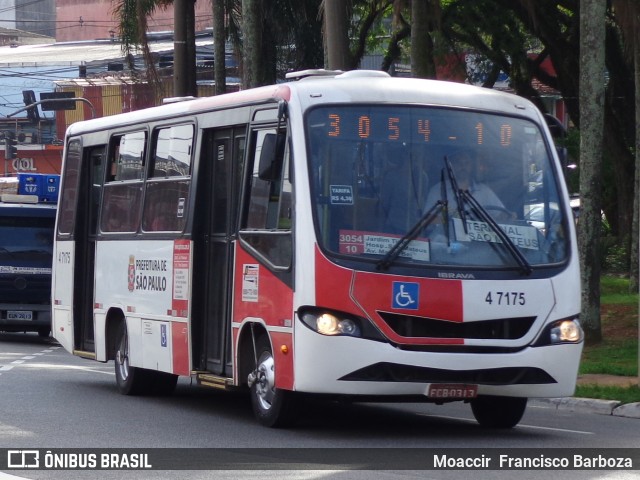 Pêssego Transportes 4 7175 na cidade de São Paulo, São Paulo, Brasil, por Moaccir  Francisco Barboza. ID da foto: 6811376.