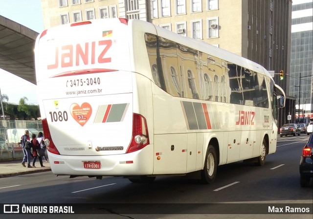 Janiz Transportes 1080 na cidade de Porto Alegre, Rio Grande do Sul, Brasil, por Max Ramos. ID da foto: 6812057.