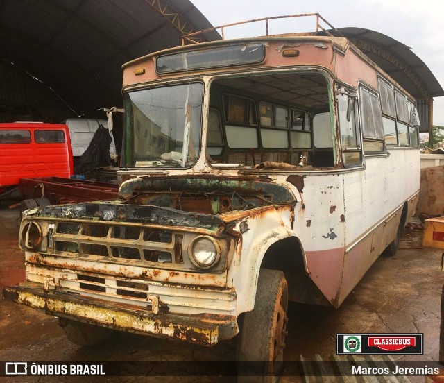 Ônibus Particulares  na cidade de São Paulo, São Paulo, Brasil, por Marcos Jeremias. Número da foto: #6813527.