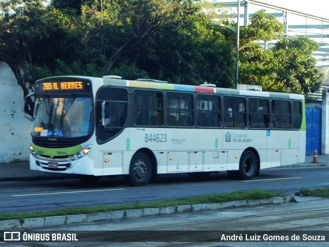 Auto Viação Três Amigos B44623 na cidade de Rio de Janeiro, Rio de Janeiro, Brasil, por André Luiz Gomes de Souza. Número da foto: #6814921.