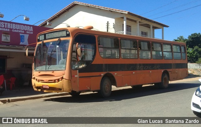 Escolares 1276 na cidade de Ji-Paraná, Rondônia, Brasil, por Gian Lucas  Santana Zardo. Número da foto: #6815871.