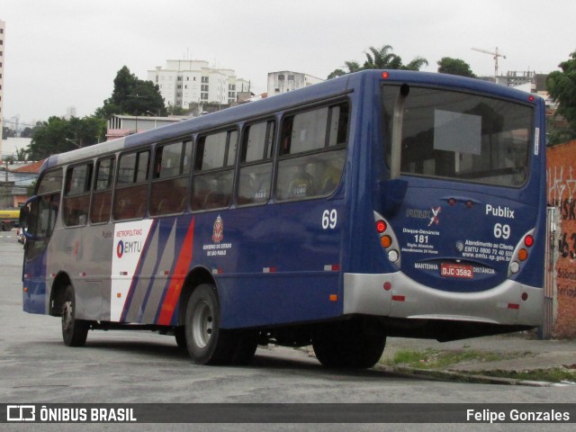 Empresa de Transportes Publix 69 na cidade de São Paulo, São Paulo, Brasil, por Felipe Gonzales. ID da foto: 6817660.