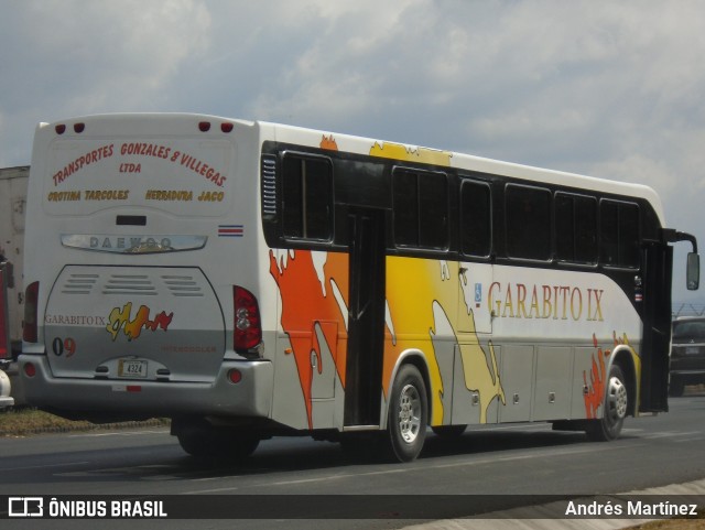 Transportes Jacó 09 na cidade de Alajuela, Alajuela, Alajuela, Costa Rica, por Andrés Martínez Rodríguez. Número da foto: #6819058.