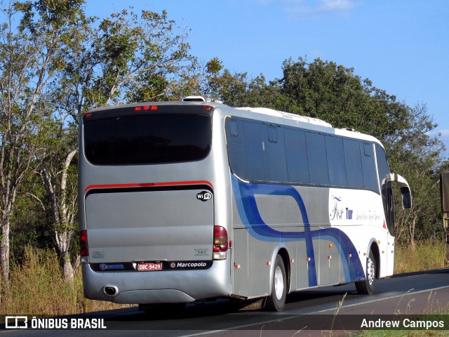 Fox Tur Fretamento e Turismo 9429 na cidade de Pirapora, Minas Gerais, Brasil, por Andrew Campos. Número da foto: #6820154.