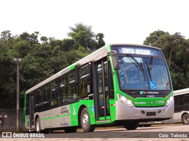 Viação Santa Brígida 1 1780 na cidade de São Paulo, São Paulo, Brasil, por Caio  Takeda. Número da foto: #6776333.