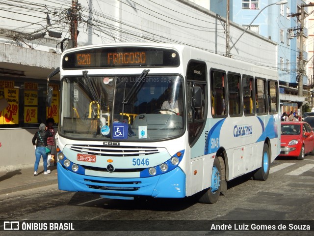 Viação Cascatinha 5046 na cidade de Petrópolis, Rio de Janeiro, Brasil, por André Luiz Gomes de Souza. ID da foto: 6823262.