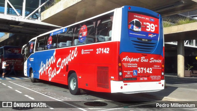 Airport Bus Service 37142 na cidade de Guarulhos, São Paulo, Brasil, por Pedro Millennium. ID da foto: 6826807.