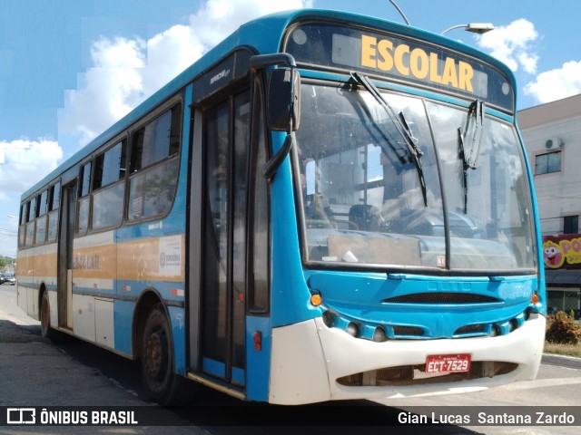 Escolares 7529 na cidade de Ji-Paraná, Rondônia, Brasil, por Gian Lucas  Santana Zardo. ID da foto: 6837253.