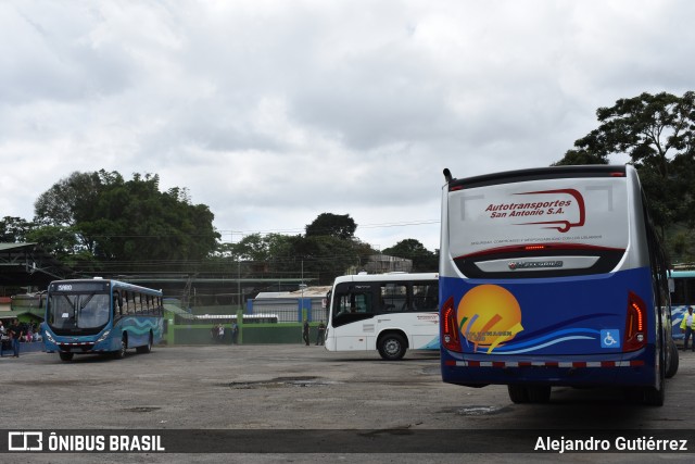 Autotransportes San Antonio  na cidade de San Antonio, Desamparados, San José, Costa Rica, por Alejandro Gutiérrez. ID da foto: 6839563.