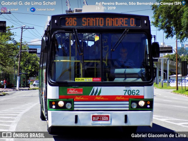 Metra - Sistema Metropolitano de Transporte 7062 na cidade de São Bernardo do Campo, São Paulo, Brasil, por Gabriel Giacomin de Lima. Número da foto: #6842680.