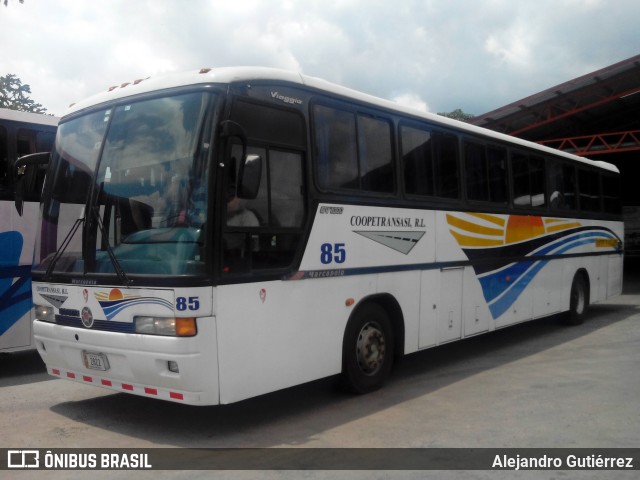 Coopetransasi R.L. 85 na cidade de Sabanilla, Alajuela, Alajuela, Costa Rica, por Alejandro Gutiérrez. Número da foto: #6844089.