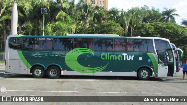 Clima Tur 4070 na cidade de Aparecida, São Paulo, Brasil, por Alex Ramos Ribeiro. Número da foto: #6846483.