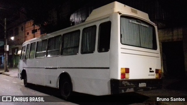 Ônibus Particulares 8183 na cidade de Belo Horizonte, Minas Gerais, Brasil, por Bruno Santos. Número da foto: #6781286.