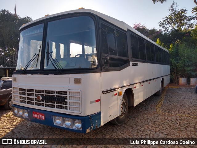 Ônibus Particulares GVH8206 na cidade de Pitangui, Minas Gerais, Brasil, por Luis Philippe Cardoso Coelho. ID da foto: 6781611.