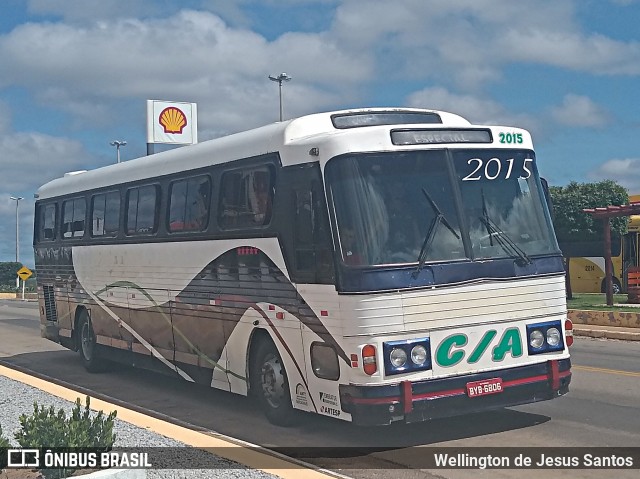 Ônibus Particulares 2015 na cidade de Anagé, Bahia, Brasil, por Wellington de Jesus Santos. Número da foto: #6781582.