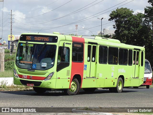 Viação Santana 02792 na cidade de Teresina, Piauí, Brasil, por Lucas Gabriel. Número da foto: #6783459.