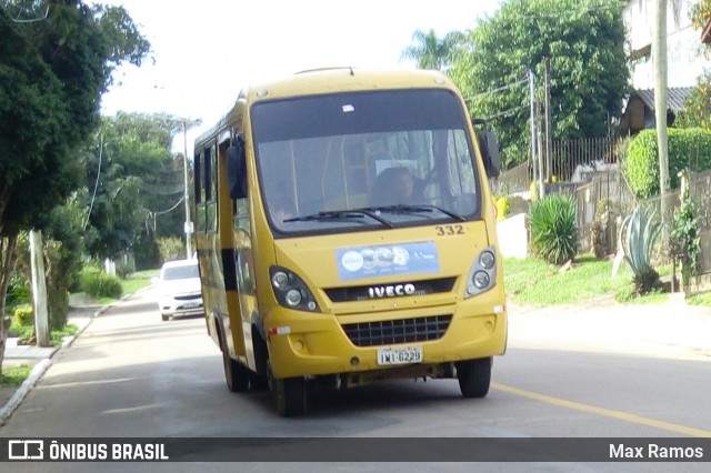 Escolares 332 na cidade de Viamão, Rio Grande do Sul, Brasil, por Max Ramos. ID da foto: 6788129.