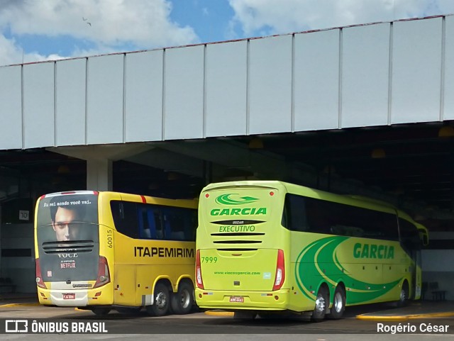 Viação Garcia 7999 na cidade de Ourinhos, São Paulo, Brasil, por Rogério César. ID da foto: 6791557.