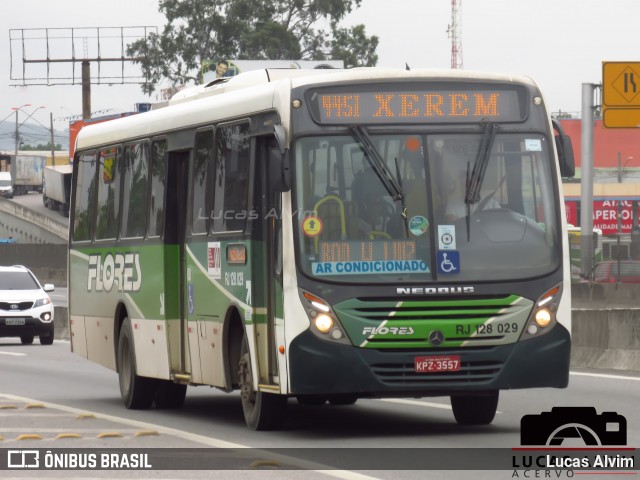 Transportes Flores RJ 128.029 na cidade de Nova Iguaçu, Rio de Janeiro, Brasil, por Lucas Alvim. ID da foto: 6793928.