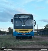 Ônibus Particulares  na cidade de Paragominas, Pará, Brasil, por Victor Hugo. Número da foto: #6793658.