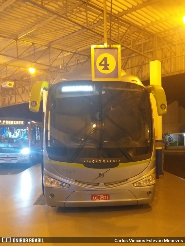 Viação Garcia 7949 na cidade de Osvaldo Cruz, São Paulo, Brasil, por Carlos Vinicius Estevão Menezes. Número da foto: #6851058.