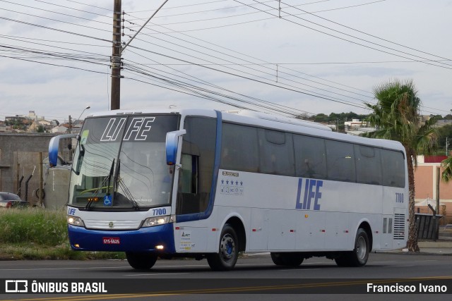 Life 7700 na cidade de Assis, São Paulo, Brasil, por Francisco Ivano. ID da foto: 6871998.