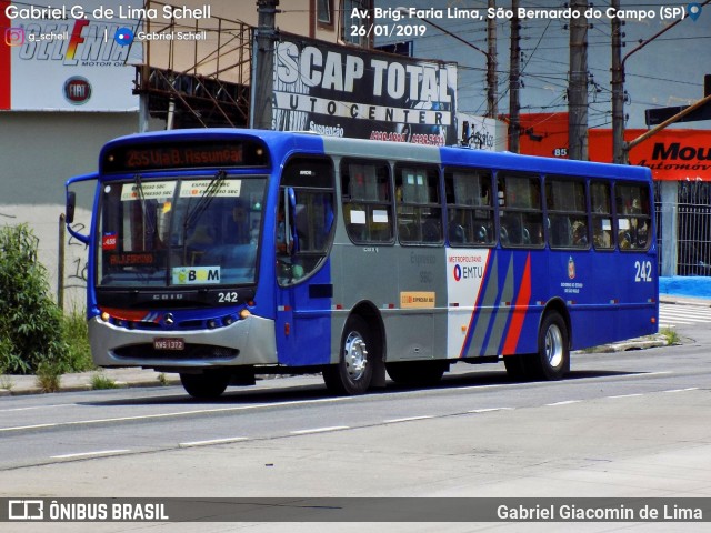 Expresso SBC 242 na cidade de São Bernardo do Campo, São Paulo, Brasil, por Gabriel Giacomin de Lima. ID da foto: 6876398.