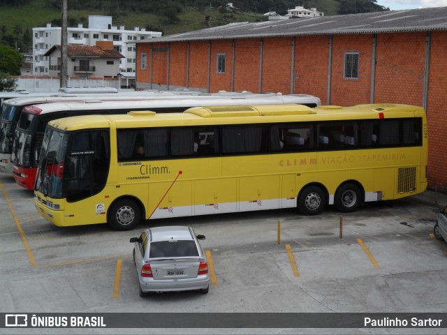Viação Itapemirim 44213 na cidade de Biguaçu, Santa Catarina, Brasil, por Paulinho Sartor. Número da foto: #6879599.
