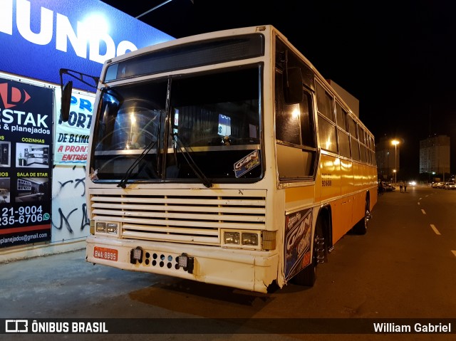 Ônibus Particulares 8895 na cidade de Samambaia, Distrito Federal, Brasil, por William Gabriel. Número da foto: #6883769.
