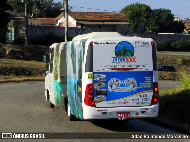 Ônibus Particulares 1076 na cidade de Belo Horizonte, Minas Gerais, Brasil, por Adão Raimundo Marcelino. ID da foto: 6883245.