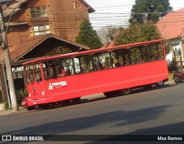 Fumacinha Turismo 4068 na cidade de Gramado, Rio Grande do Sul, Brasil, por Max Ramos. ID da foto: 6885527.