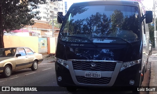 Ônibus Particulares 8251 na cidade de Maringá, Paraná, Brasil, por Luiz Scaff. Número da foto: #6896061.